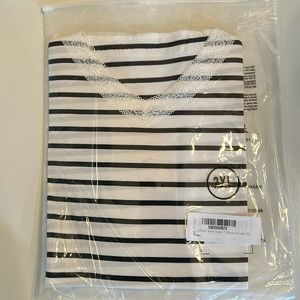Womens short sleeve t shirt blouse 2XL. Black/white stripes. With soft lace NWT